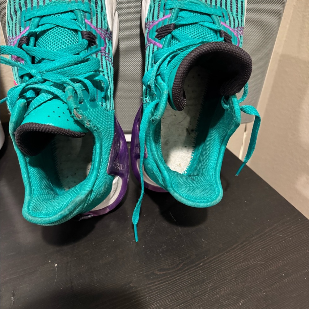 LeBron witness 6 South Beach Teal and Purple basketball shoes - Picture 7 of 7